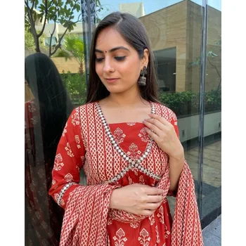 Elegáns szögletes nyakú Kurti nadrág Dupatta szett női Red Salwar Kameez geometria növénynyomó ruha