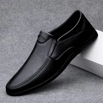 Férfi cipők 2023 Új valódi bőr Doug cipő férfi puha bőr puha alsó slip-on lofter Business alkalmi bőrcipő