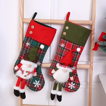 Kötött piros Mikulás hóember háromdimenziós ajándéktáska Karácsonyi zokni Gyermek ajándéktáska Lábmelegítők